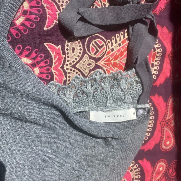 So Sweet Wool Lace Long Sleeve V-Neck Bow Tie Open Back Pocket Sweater - Picture 4 of 10